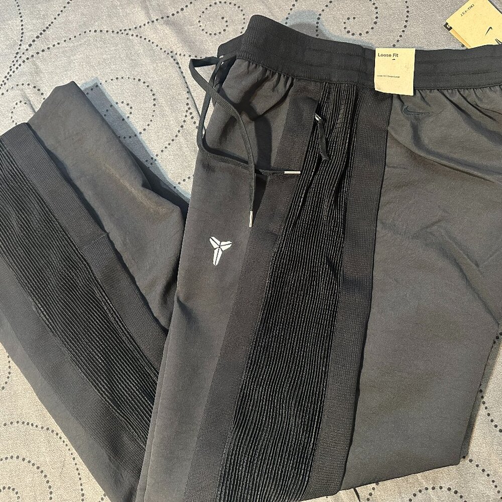 NIKE KOBE BRYANT LOOSE FIT BASKETBALL BLACK PANTS SIZE XL OR L MEN NWT $150.00